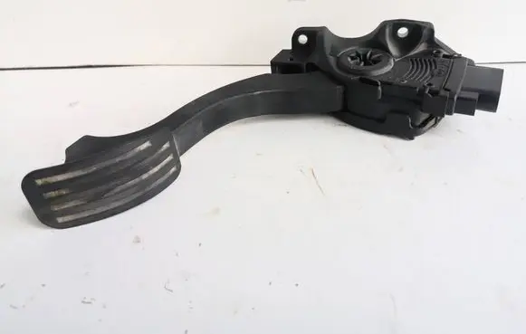 Ford Mondeo MK IV Accelerator throttle pedal 6G929F836RD C95YE02 6PV01083414