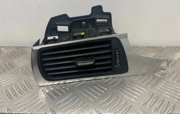 Audi A6 S6 C7 4G Dashboard side air vent grill/cover trim 4G1820901