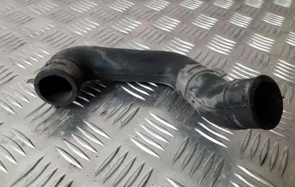 Ford Focus Breather hose/pipe XS4Q6K666AA