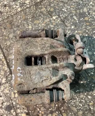 Opel Vivaro Rear brake caliper