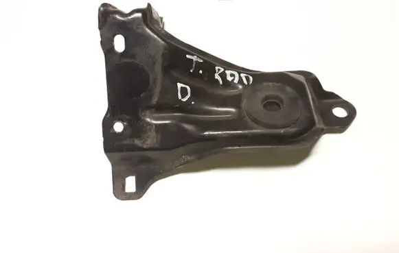Radiator mount bracket
