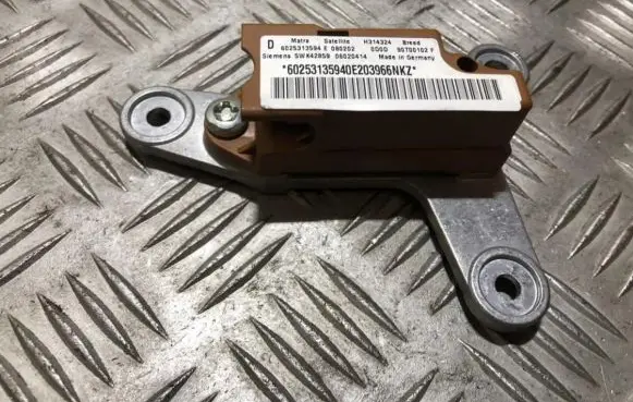 Renault Espace III Airbag deployment crash/impact sensor 6025313595e 5wk42858