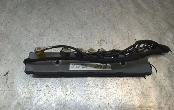 Audi Q7 4L Aerial antenna amplifier 4L0035225G