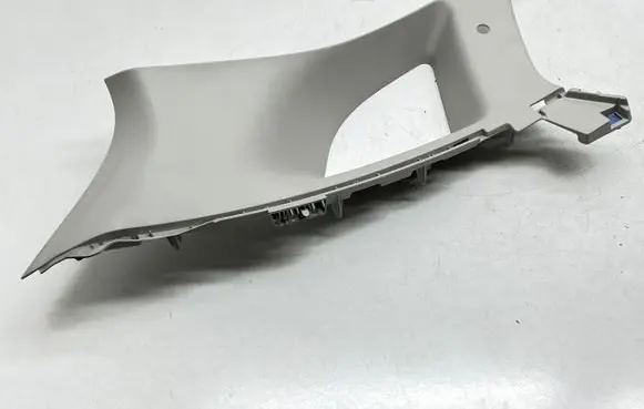 (D)pillar trim (top)