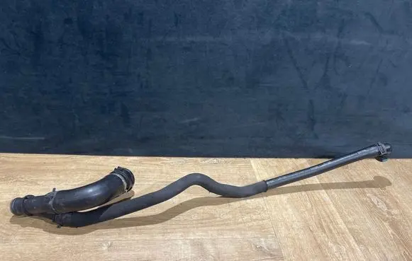 Land Rover Range Rover Velar Engine coolant pipe/hose HK838N241DE