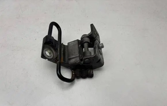 Volkswagen Golf VI Front door lower hinge 1K0831411Q