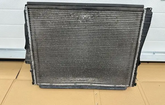 BMW Z4 E85 E86 Coolant radiator 17119071519 17113414987 14362429D