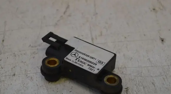 Mercedes-Benz ML W163 Airbag deployment crash/impact sensor A1638200226