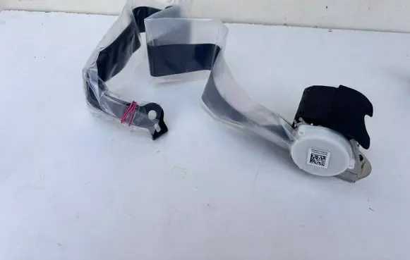 Mercedes-Benz C AMG W205 Middle seatbelt (rear) A2058603185