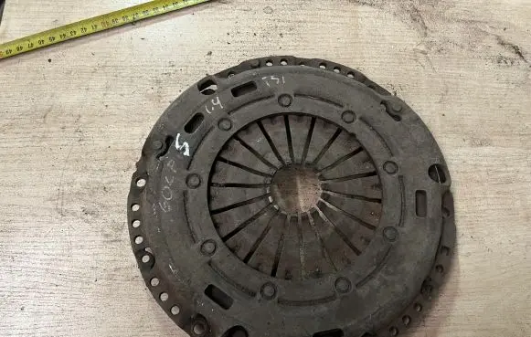 Volkswagen Golf Plus Pressure plate 03C141025G