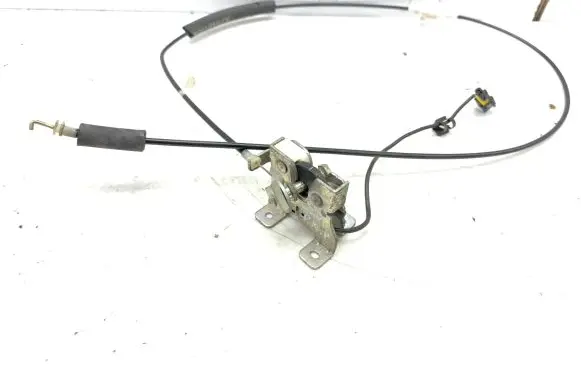 Engine bonnet/hood lock/catch