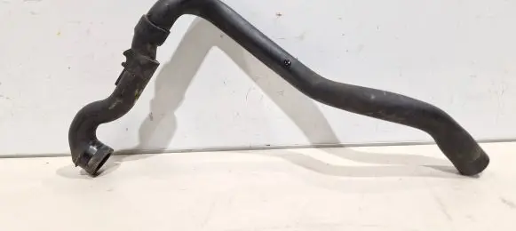 Volvo V50 Engine coolant pipe/hose 8670008