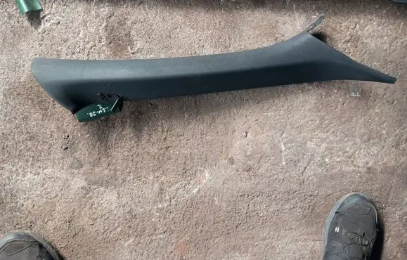 Volvo V40 (A) pillar trim 31102346