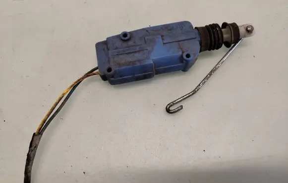 Volkswagen II LT Central locking motor 