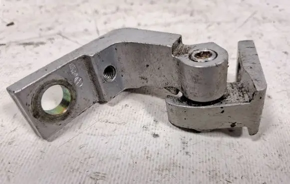 Volkswagen PASSAT B5 Rear door upper hinge 