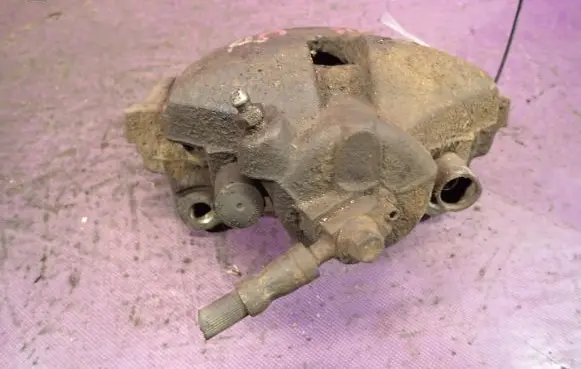 Seat Altea XL Front brake caliper