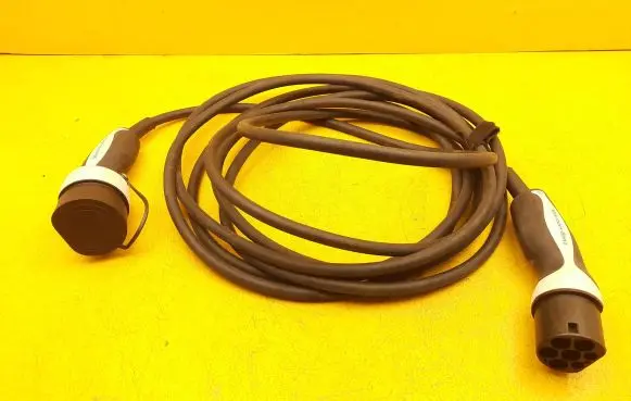 Mercedes-Benz EQC Electric car charging cable A0005838105