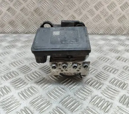 Skoda Octavia Mk3 (5E) ABS Pump 5Q0614517AA 5Q0907379AB