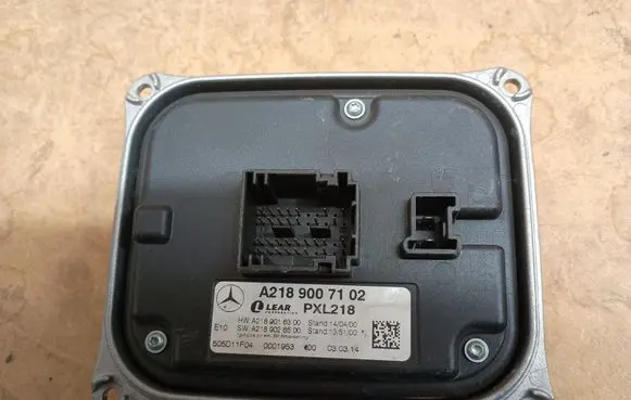 Mercedes-Benz CLS C218 X218 Voltage converter inverter 2189007102