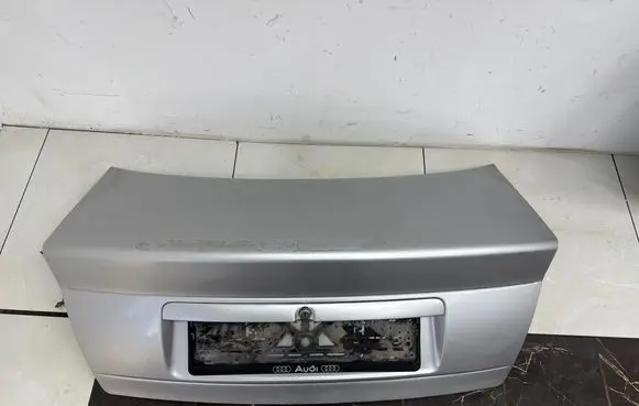 Audi A4 S4 B5 8D Tailgate/trunk/boot lid