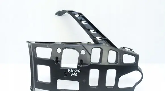Skoda Octavia Mk3 (5E) Front bumper mounting bracket 5E0807056F
