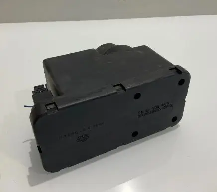 Mercedes-Benz E W210 Vacuum pump 2028001948