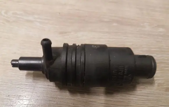 Audi A4 S4 B5 8D Windscreen/windshield washer pump 4A0955651