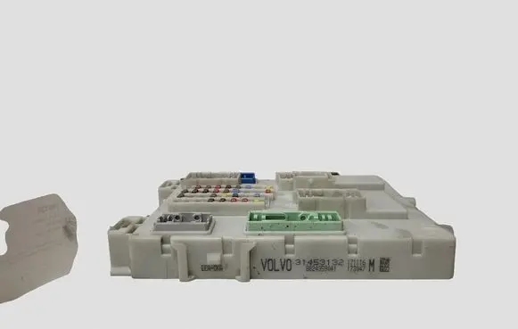 Volvo V40 Fuse module 31453132 8824359041