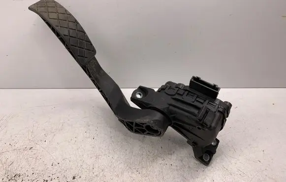 Audi A4 S4 B7 8E 8H Accelerator throttle pedal 8E1723523F 6PV00837600