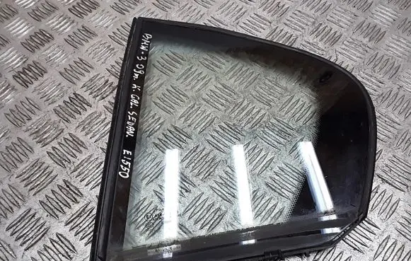 BMW 3 E90 E91 Rear vent window glass E143R001582