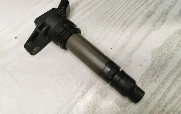 High voltage ignition coil