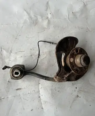 Mercedes-Benz C W203 Front wheel hub 