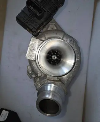 BMW 5 G30 G31 G38 Turbo 8579212
