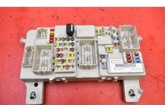 Ford Kuga I Fuse box set 7M5T14A073JE