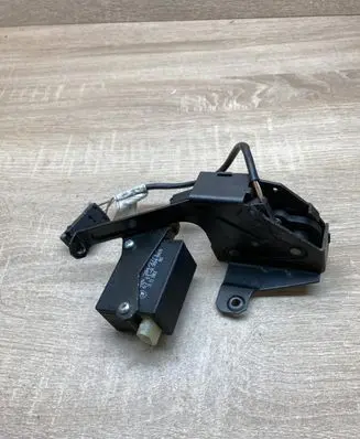 BMW 5 E39 Tailgate window lock/catch/latch 8384069 8238469
