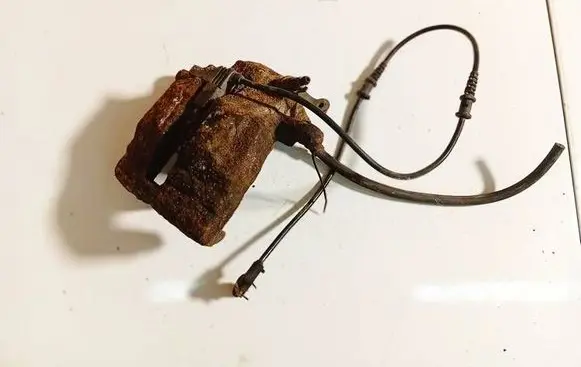 Mercedes-Benz C W203 Front brake caliper 
