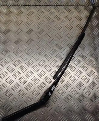 BMW 1 E81 E87 Front wiper blade arm 7169971