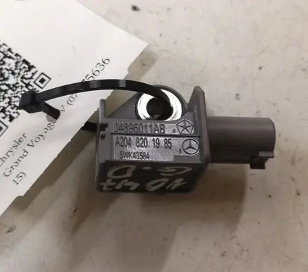 Chrysler Grand Voyager V Airbag deployment crash/impact sensor A2048201985