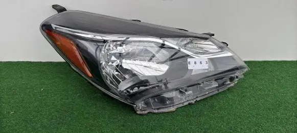 Toyota Yaris Headlight/headlamp 0D-196