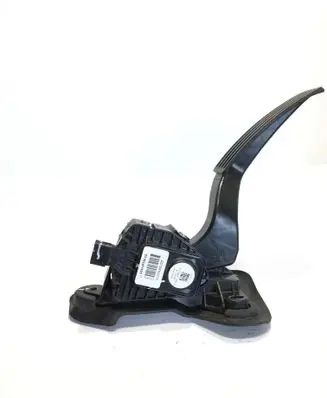 Accelerator throttle pedal