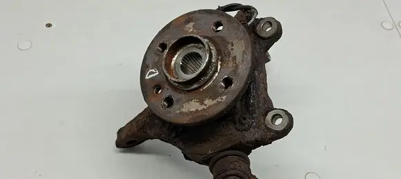 Mini One - Cooper Clubman R55 Front wheel hub spindle knuckle 