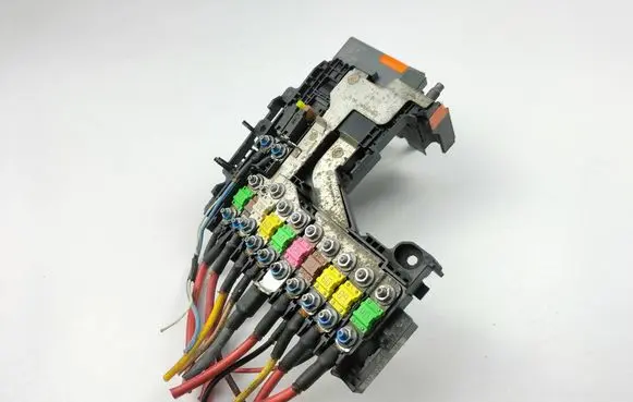 Citroen DS5 Fuse module 9665878380
