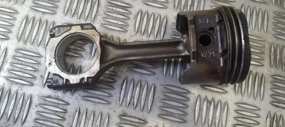 Volkswagen Golf II Piston with connecting rod 030A