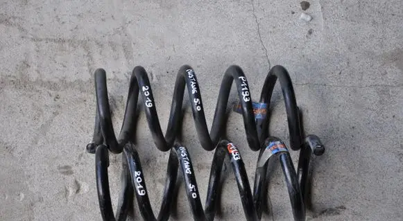 Ford Mustang VI Rear coil spring JR3C5560BC