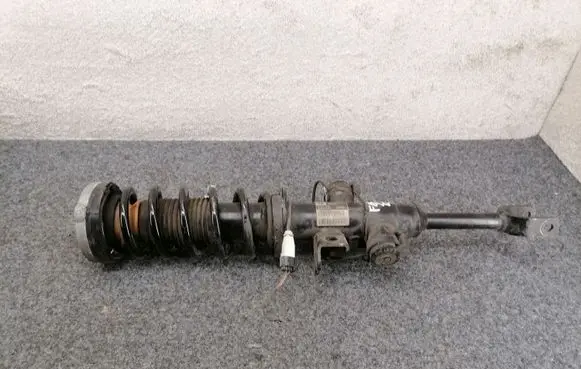 BMW 6 F12 F13 Front shock absorber with coil spring 6863126 37116863126