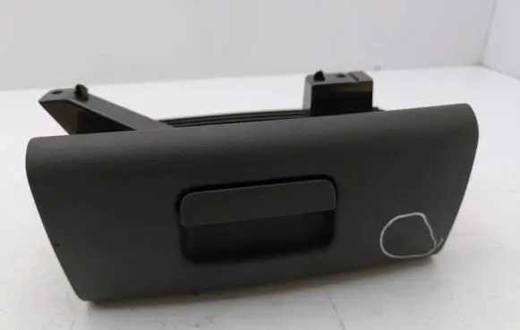 Volkswagen Tiguan Front trunk storage compartment 5NA882599