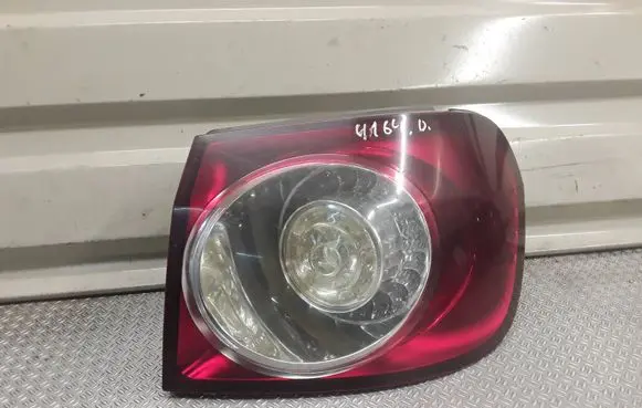 Volkswagen Golf Plus Rear/tail lights 5M0945096N