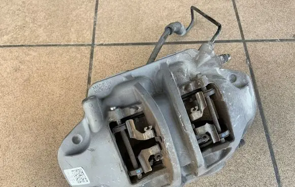 Audi Q5 SQ5 Front brake caliper 80A615106Q