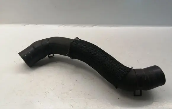 Toyota Avensis T250 Engine coolant pipe/hose 165710R010