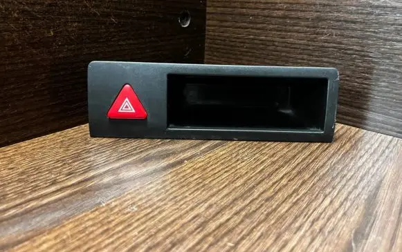 Volkswagen Transporter - Caravelle T5 Alarm switch 7H0857925A